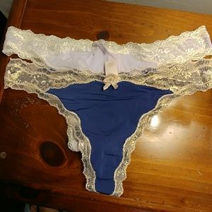 Pair of VS Thongs NWT